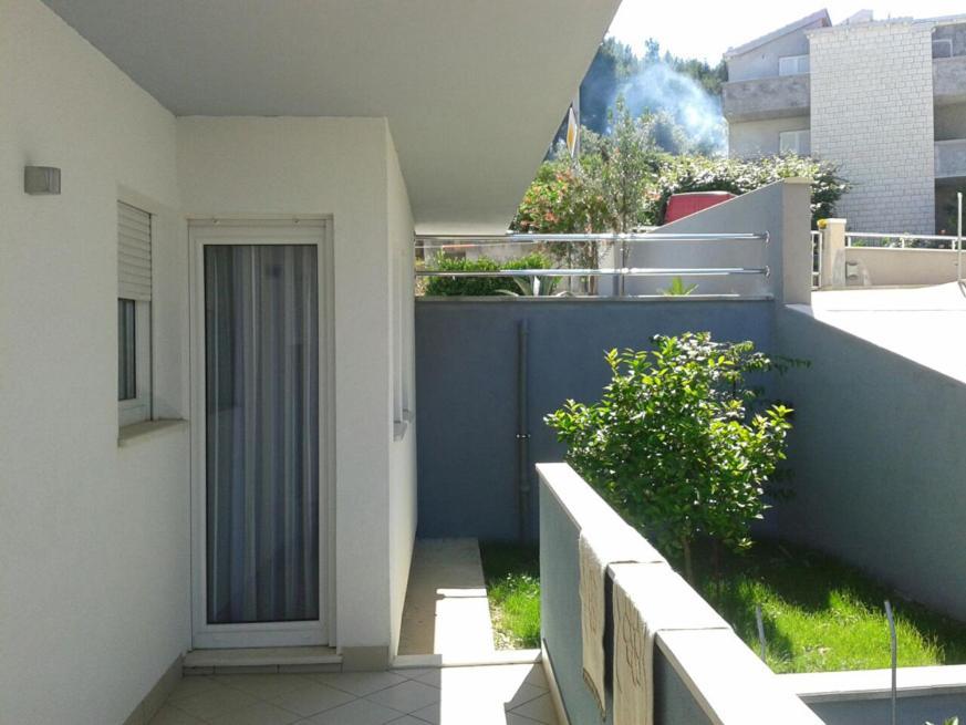 Permarinus Apartments Подстрана Екстериор снимка